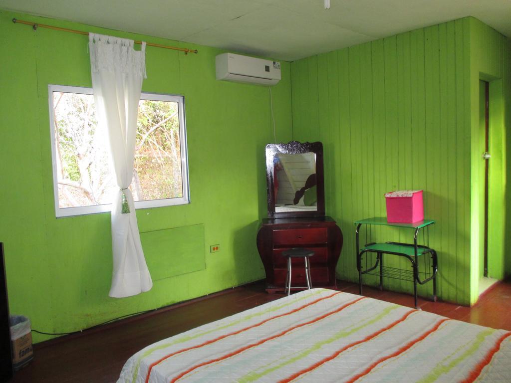 Hotel Flemming Tree Providencia Island Exterior photo